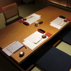 <完全個室>ビジネスでのご会食、お顔合わせや記念日などにもおすすめです。写真は「欅の間」です。