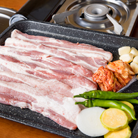 【本場の焼肉】定番のサムギョプサルで韓国気分を堪能◎