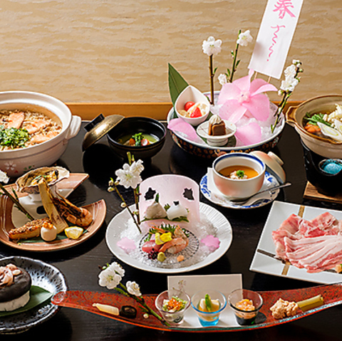 旬を大切にした日本料理。盛り付けにも趣向を凝らし、季節感を演出したおもてなし