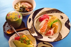 【お子様メニュー】お得なお寿司のセットやフライドポテト・唐揚げ・麺類・お好み握りもございます。の写真