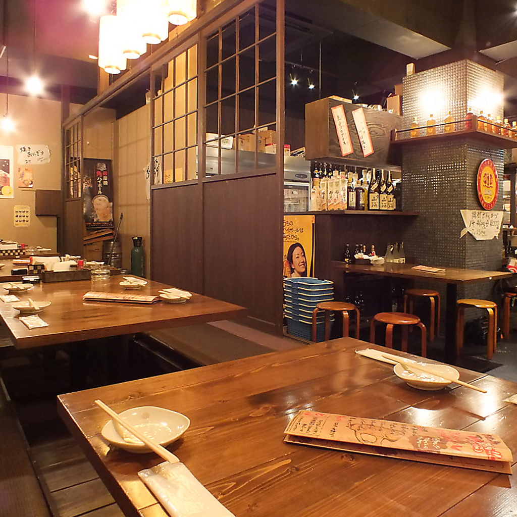 ワイワイ賑わう『ぶっとび酒場』♪がっつり食べて！がっつり飲んで！