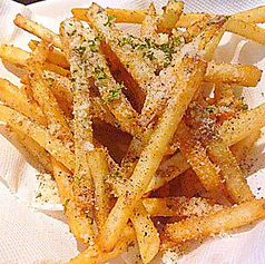 チーズとアンチョビのフライドポテト