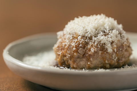 心斎橋駅約6分◆朝5時まで営業！鯛出汁おでんと河内鴨で一杯。〆の本格蕎麦まで堪能