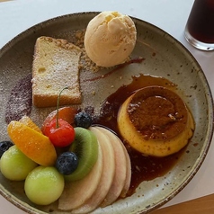 デザートプレート(自然卵歩荷の自家製プリン/アイスクリーム)