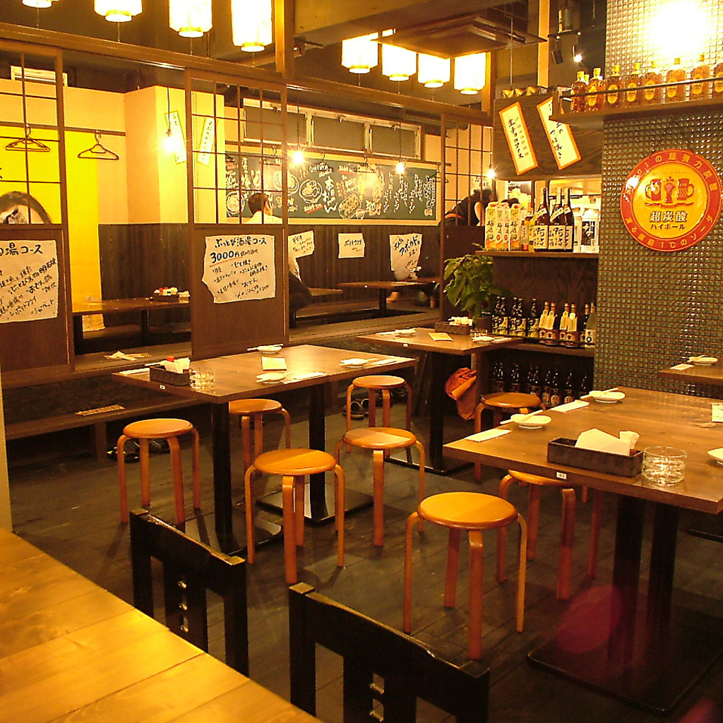 ワイワイ賑わう『ぶっとび酒場』♪がっつり食べて！がっつり飲んで！