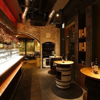 本場スペインの活気あるバルを再現♪