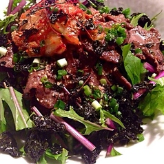 獲れたて鮮魚の海鮮サラダ/仙台牛タン入りチョレギサラダ