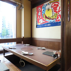 完全個室でプライベートなご宴会をお楽しみ頂ける夜景自慢のお席です。 ビジネス街と港街の開放感を合わせ持った浜松町、この特別な夜景が自分たちだけの物になる大人なご宴会が叶います。ビジネスシーンでのご利用にもおすすめ。お打ち合わせや会食など、仕事パフォーマンスも上がる上質な空間となっております。