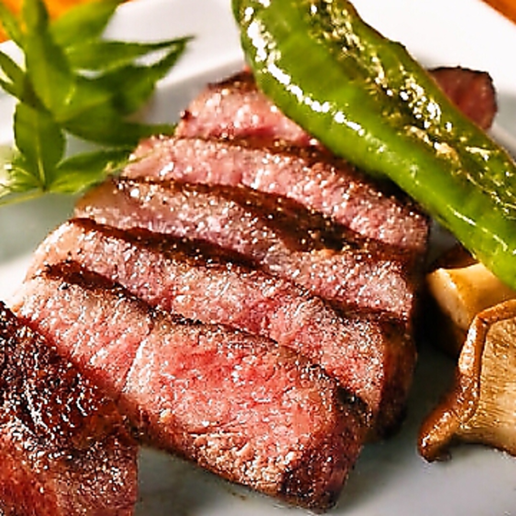 絶品伊勢肉使用！しゃぶしゃぶやすき焼き、ステーキなど様々な調理法で皆様のもとへお届けします。