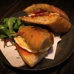 ハーレイ・クインのベーコンエッグサンド