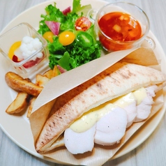 ◆炭焼きチキンのポケットブレッド/◆スペイン産ハモンセラーノのポケットブレッド