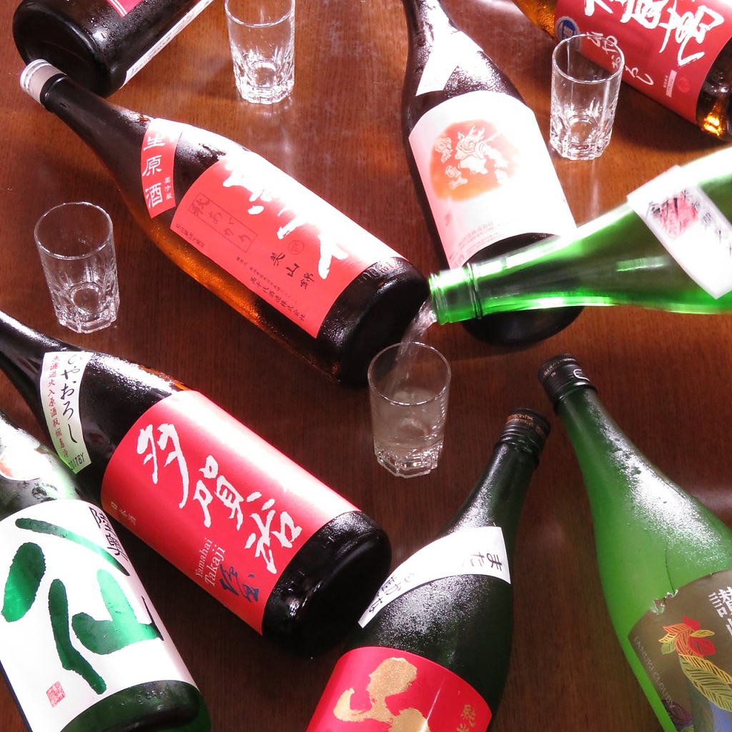 日本酒にも旬があるのをご存知ですか？裏手参道では全国からその季節に美味しい日本酒を愉しめます