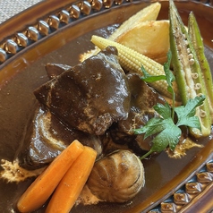 とろける牛タンの赤ワイン煮込み 