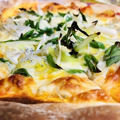 伊豆のシラスと九条葱のピッツァ