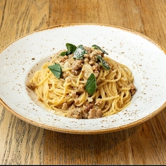 豚ひき肉と玉ねぎの白ワイン煮込みソース ジェノバ風スパゲッティーニ
