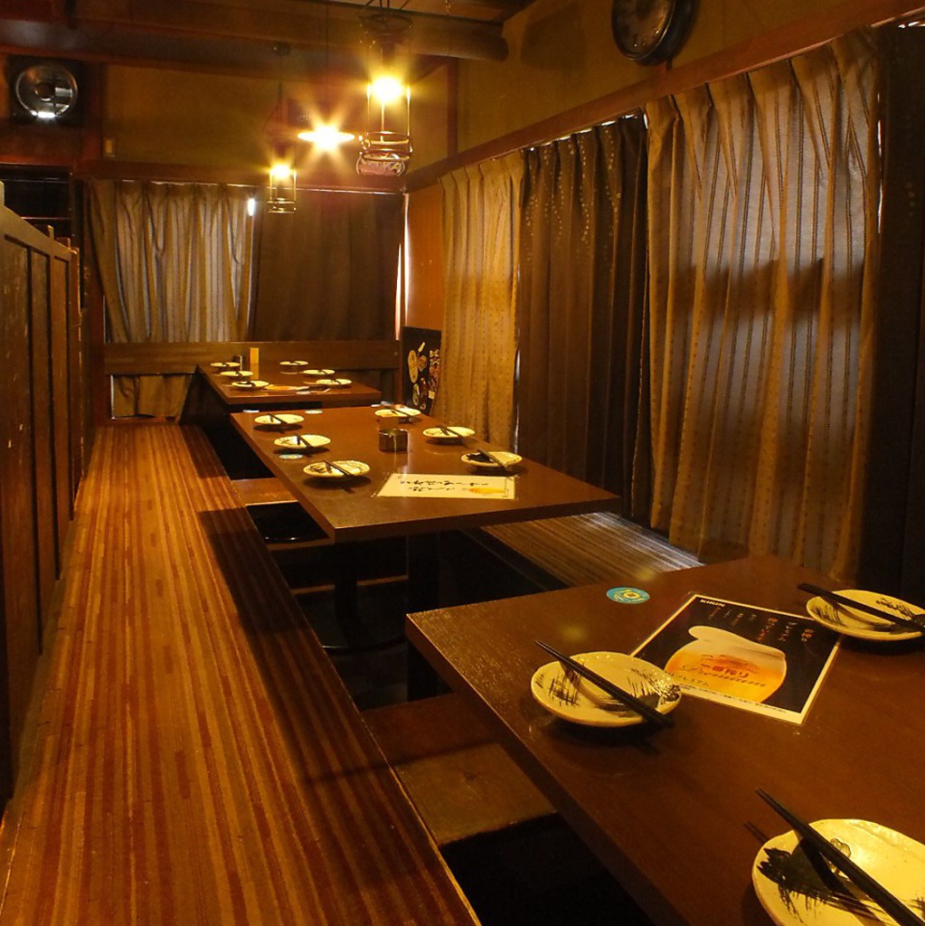 ～18名様用掘りごたつ式お座敷。歓送迎会・大型の宴会もOK! まずはTELでご予約を