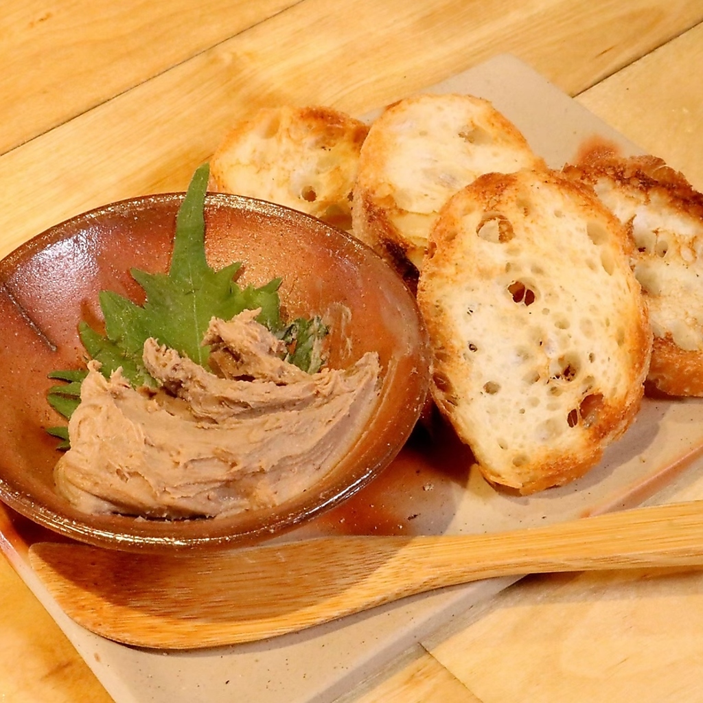 焼き鳥以外の逸品メニューも大人気です！