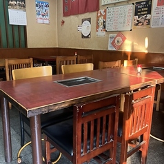 テーブル４名掛け×５テーブル