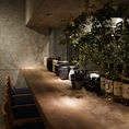 おひとり様でもご来店しやすいカウンター席を完備しております。しっぽり飲みたい時にも是非ご利用ください。