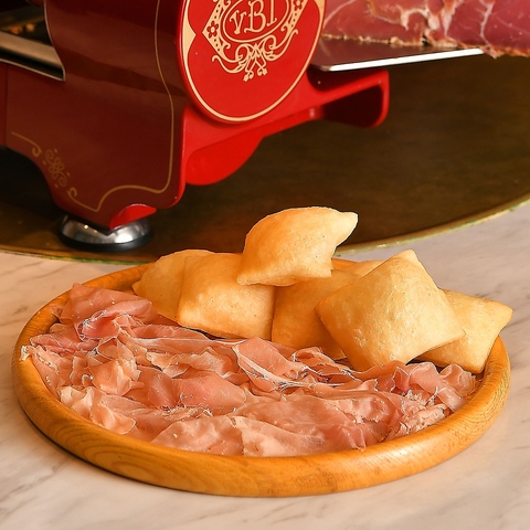 フレンチ酒場GOLD お初天神店