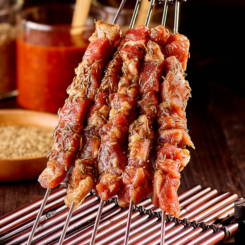 中国で10店舗以上を展開するファッショナブルな串焼き店が、日本初出店！