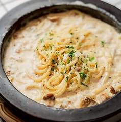 ポルチーニ茸の薫りといただく土鍋クリームパスタ