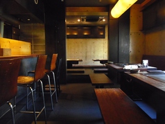 4名様掛けのテーブル席は広々としたつくりになっているので5名様でのご利用もできます。女子会にも最適です。