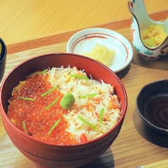 かにいくら丼