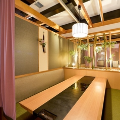 お手軽ランチから法事や接待、会社のお集まりやご友人同士の女子会にもご利用いただけます。少人数からの御利用も可能ですので、お気軽にご相談ください。