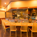 カウンターならではの臨場感を味わえる人気のお席！お一人様やカップルでのご利用に◎