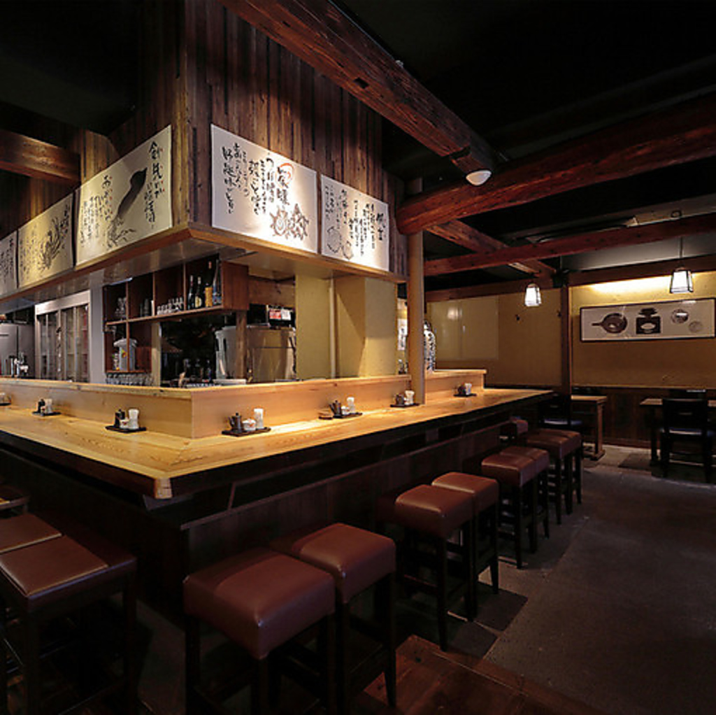 お一人様も大歓迎！ライブ感溢れるカウンター席は、お仕事帰りのサク飲みやデートにもおすすめです◎