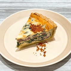 ほうれん草とベーコンのキッシュ/アボカドとスモークサーモンのキッシュ/スパイシーボロネーゼのキッシュ