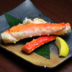 海の恵みをそのままに！渋谷で食べられる、新鮮な焼きタラバ蟹を堪能の写真