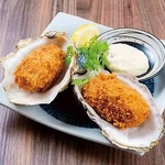 ぷりぷりで大粒の牡蠣を、ジューシーな牡蠣フライに！酒粕で作ったタルタルソースが、よく合います♪