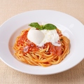 料理メニュー写真 イタリア産ブッラータチーズのポモドーロ