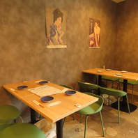 コンクリートを基調とした落ち着ける空間です◎