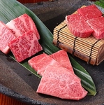 上質なお肉をよい具合に焼き、楽しい時間を過ごしてみませんか？そんな時は炭火焼肉ごえ門播磨店へ☆