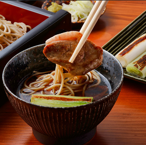 江戸の粋をモダンに味わう、十割蕎麦の店♪