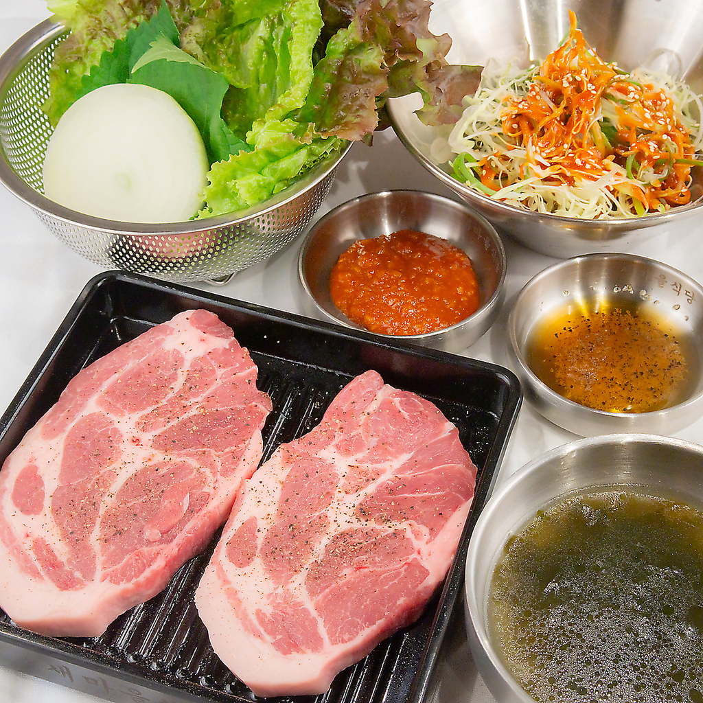 コスパ最強の食べ放題はサムギョプサルとソグムグイ2種類を楽しめる！