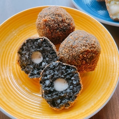 イカスミリゾットnoひとくちモッツァレラチーズボール