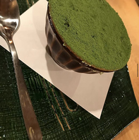 誕生日の方にはお祝いケーキや日本酒をサービス。