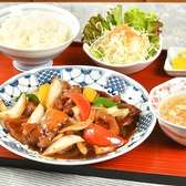 ランチタイムは月～金曜日の11時30分～15時まで♪「餃子ランチ」や「酢豚ランチ」など、ボリューム満点でコスパ抜群の本格中華ランチが大好評！さらに、黒烏龍茶・白ご飯のおかわり自由！