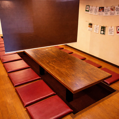 掘り炬燵席はカーテンの仕切りを下すことも可能です。