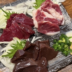 【熊本直送！】馬刺し赤身から馬レバー刺身まで様々な馬刺しを提供
