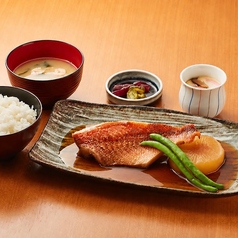 本日の鮮魚と大根煮込み定食