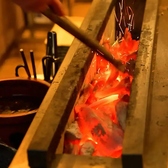 こだわりの備長炭で焼くことにより、食材の旨みがぎゅっと凝縮。火力の強さが特徴です。