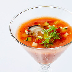 トマトのガスパチョのオイスターカクテル