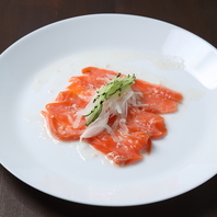 豪華なお通しから始まり、様々なサービスをご用意♪