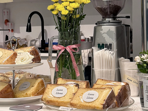 国産の自然素材を使用したシフォンケーキ