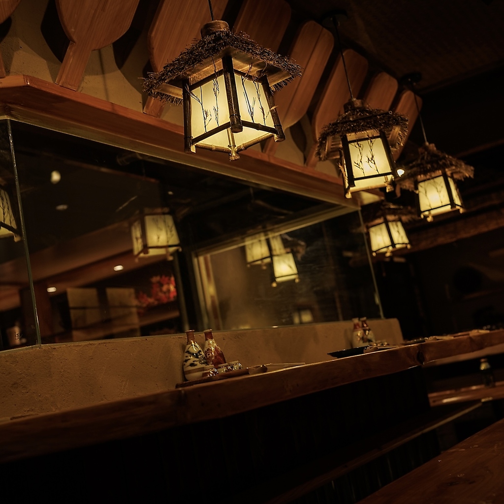 横浜ならではのお洒落さを残しつつノスタルジックに作り上げた店内は洗練された特別感溢れる空間です